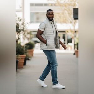 IZOD Luxury Classics Men’s Light Ivory Vest Size Small